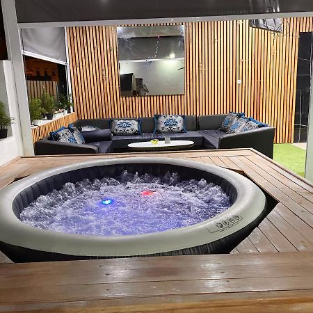 Appartement Avec Terasse Jaccuzi Barbecue Netflix Vue Sur Mer Totalement Gratuit Sans Supplement Al-Ḥoseyma Esterno foto
