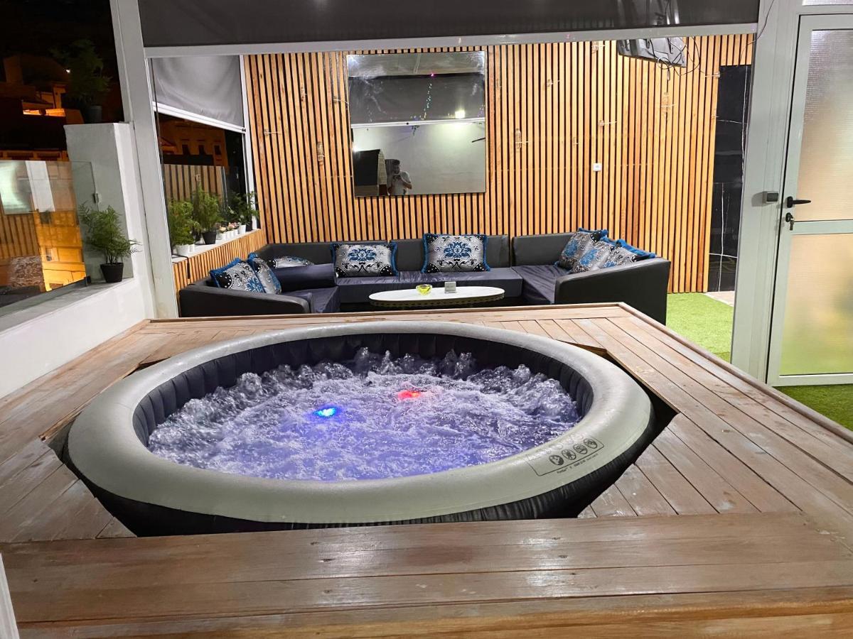 Appartement Avec Terasse Jaccuzi Barbecue Netflix Vue Sur Mer Totalement Gratuit Sans Supplement Al-Ḥoseyma Esterno foto